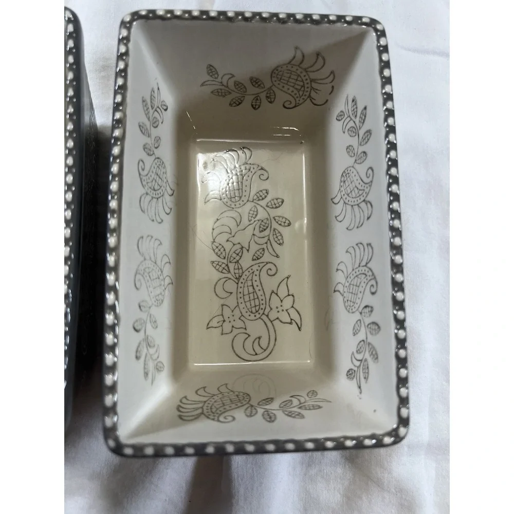 Baum Gray Floral Stoneware Mini Loaf Pans Set of‎ 2 Oven Safe Beaded Rim Modern